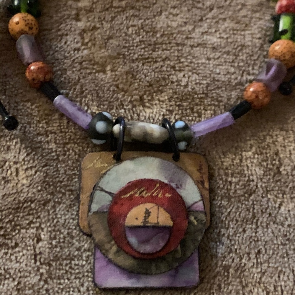 Abstract necklace - Picture 2 of 4